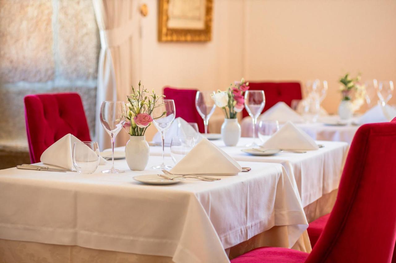 Solar Do Requeijo By Luna Hotels & Resorts Arcos de Valdevez Exterior photo Restaurant interior